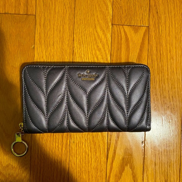 Kate Spade wallet - Picture 1 of 3